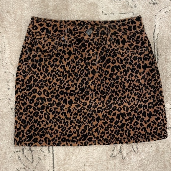 Vanilla Star Dresses & Skirts - Leopard Print Mini Skirt 🖤🤎